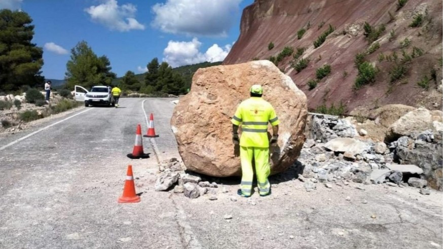 Cortan la carretera RM-703, de Moratalla a Campo de San Juan, por desprendimientos de rocas