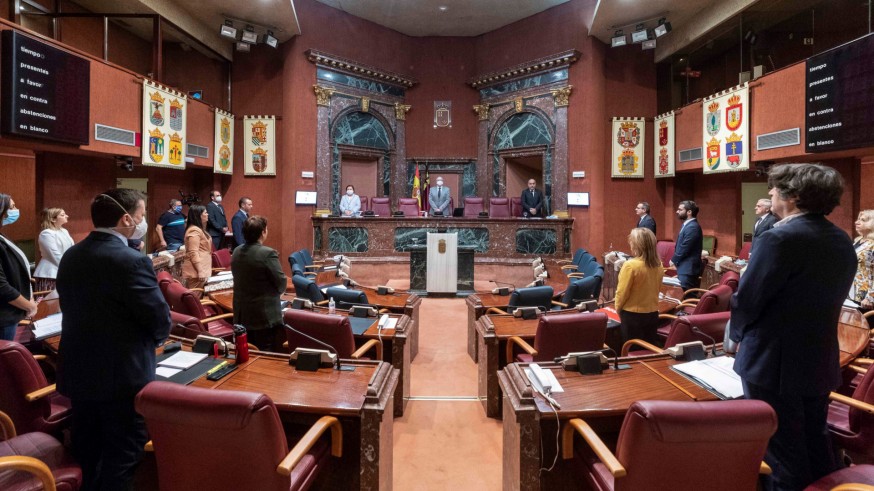 Minuto de silencio antes del inicio del pleno