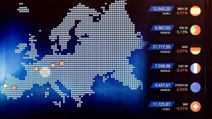 El Ibex se deja un 6 % este lunes al verse contagiado por el declive de las bolsas asiáticas