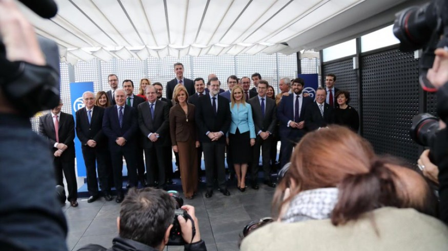 Rajoy junto a los presidentes regionales del PP