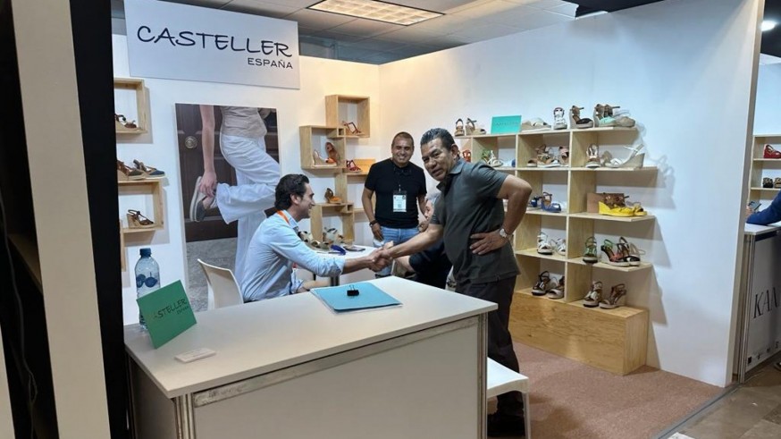 Seis firmas murcianas de calzado venden sus productos en la Feria Intermoda de México