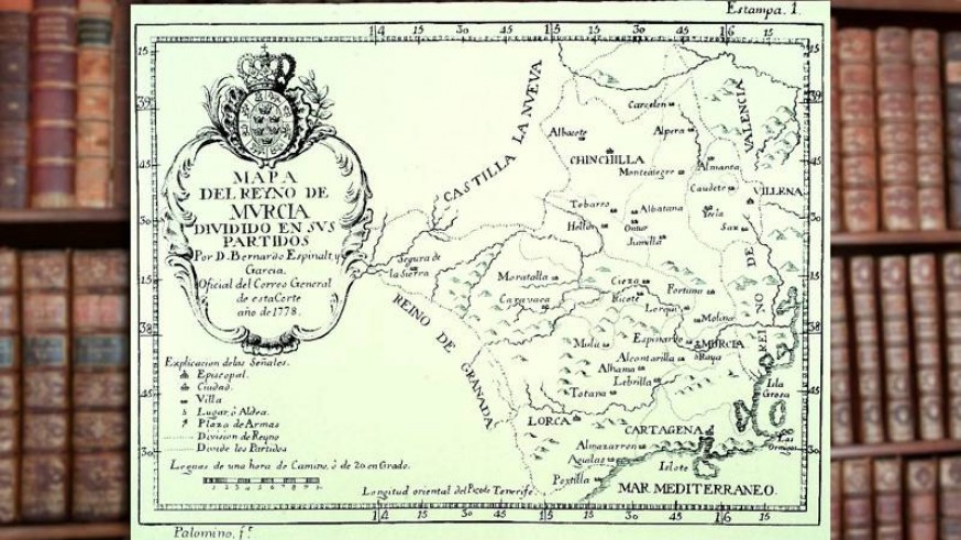 Mapa del antiguo Reino de Murcia con libros de fondo