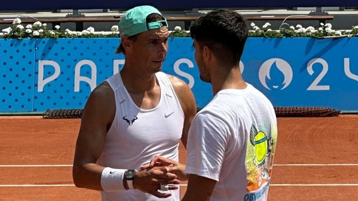 Alcaraz rejuvenece a Nadal y siente que "jugar por todo un país es especial"