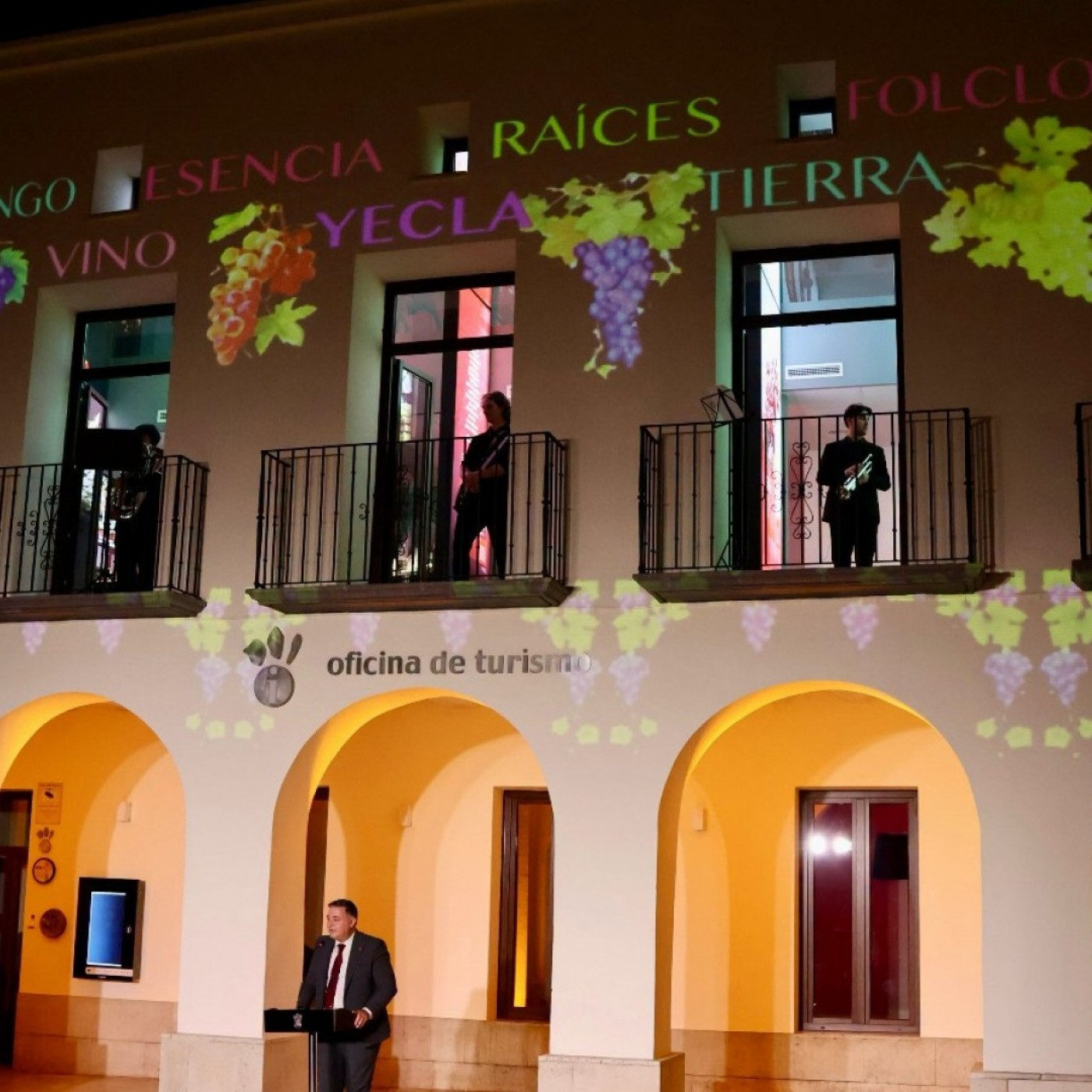Portada de EL ROMPEOLAS