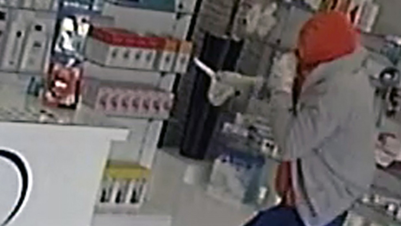 Captura de vídeo del momento del atraco a la farmacia