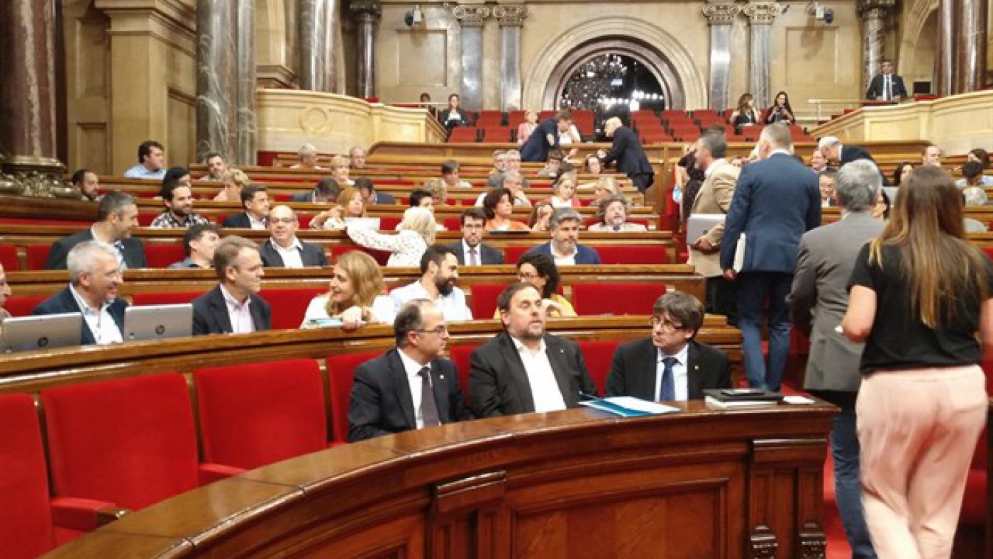 Turull, Junqueras y Puigdemont, en un pleno de la anterior legislatura
