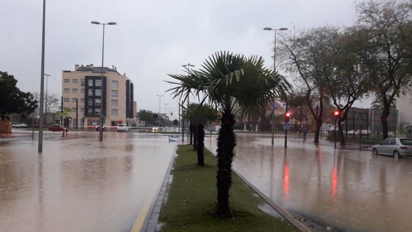Calles anegadas por el agua en Murcia