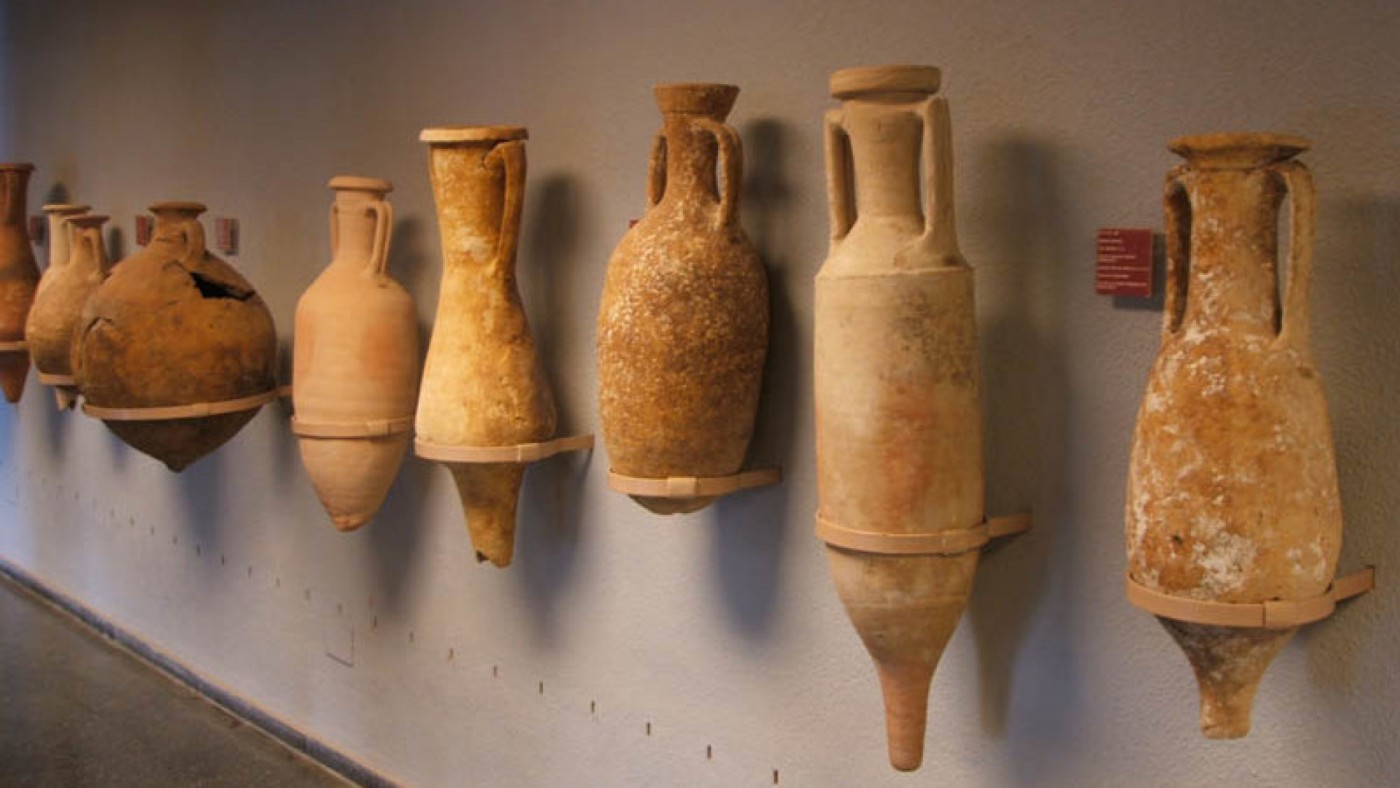 El Museo Arqueológico de Cartagena restaura decenas de ánforas de la época púnica