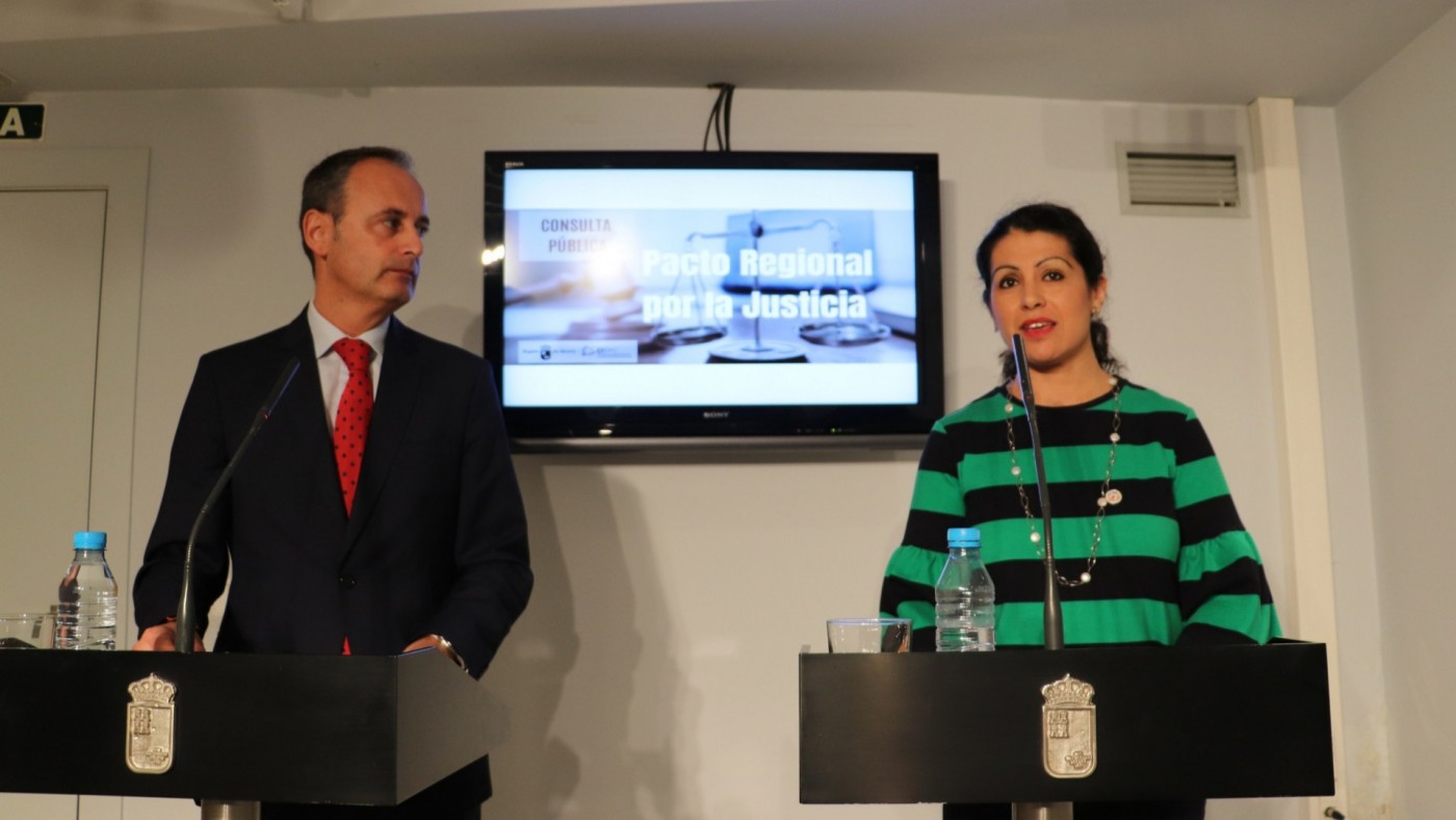 Javier Celdrán y Beatriz Ballesteros en rueda de prensa