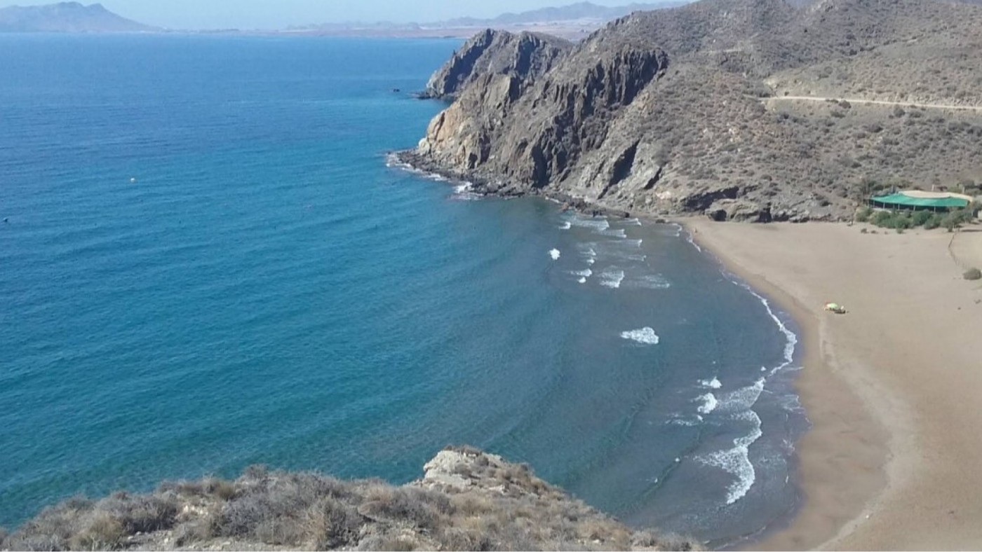 Fallece un hombre de 54 años tras ser rescatado inconsciente del mar en Puntas de Calnegre