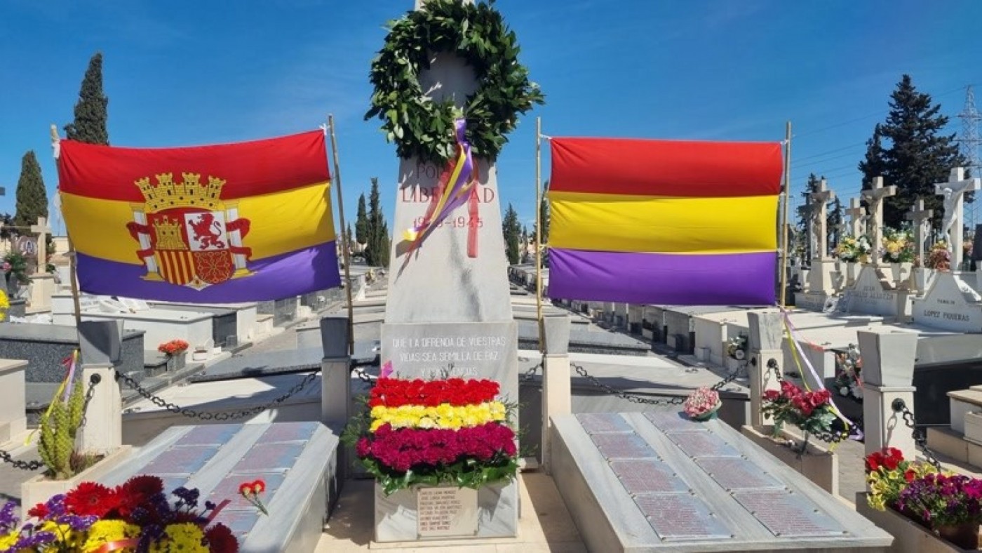 Homenaje a las víctimas de la II República