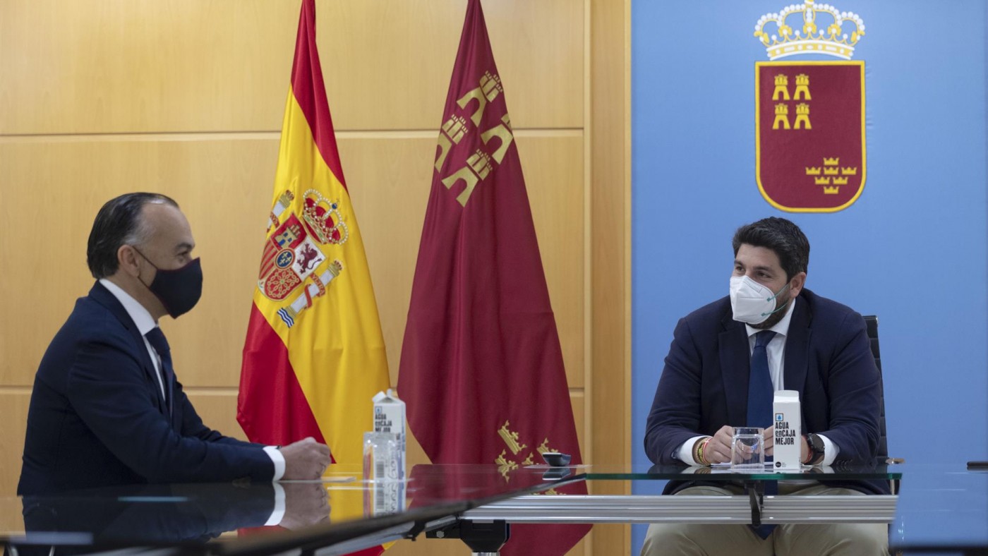 Reunión entre López Miras y Casado