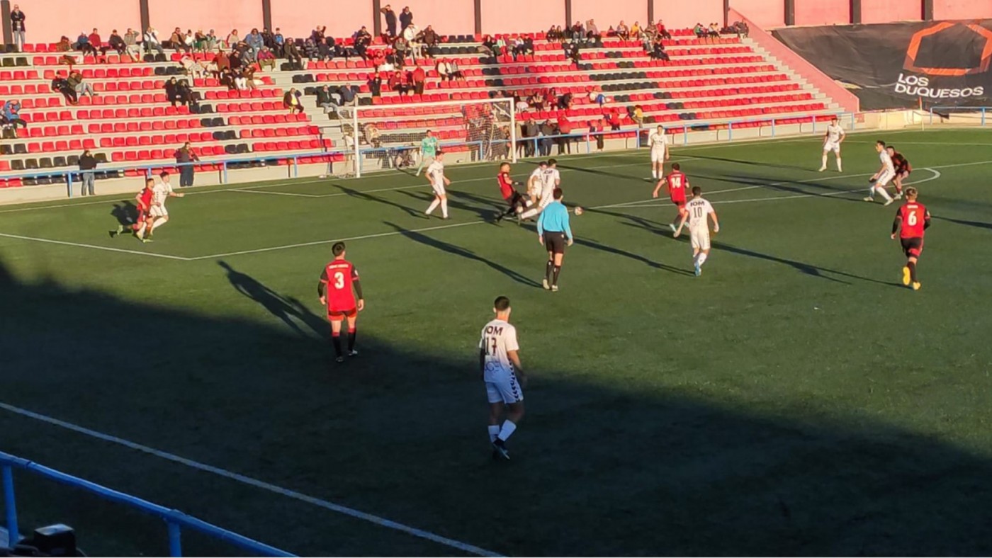 El Cieza se aprovecha de las debilidades del UCAM B (2-0)