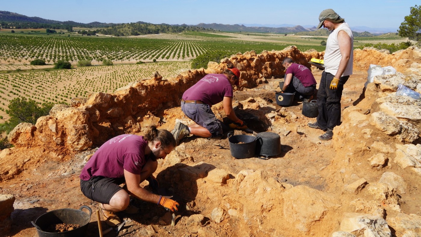 Un hallazgo sin precedentes: descubren diez figuras de terracota únicas en Jumilla