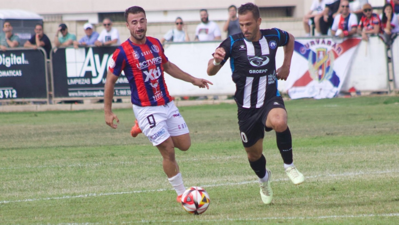 El Racing Cartagena y el Yeclano igualan las fuerzas (1-1)