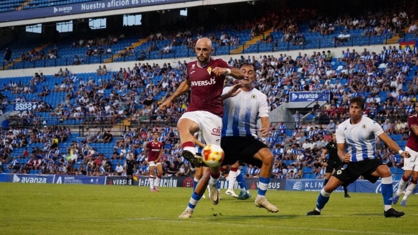 Ekain: "No me ha costado venir al Murcia porque este club no es de esta categoría"