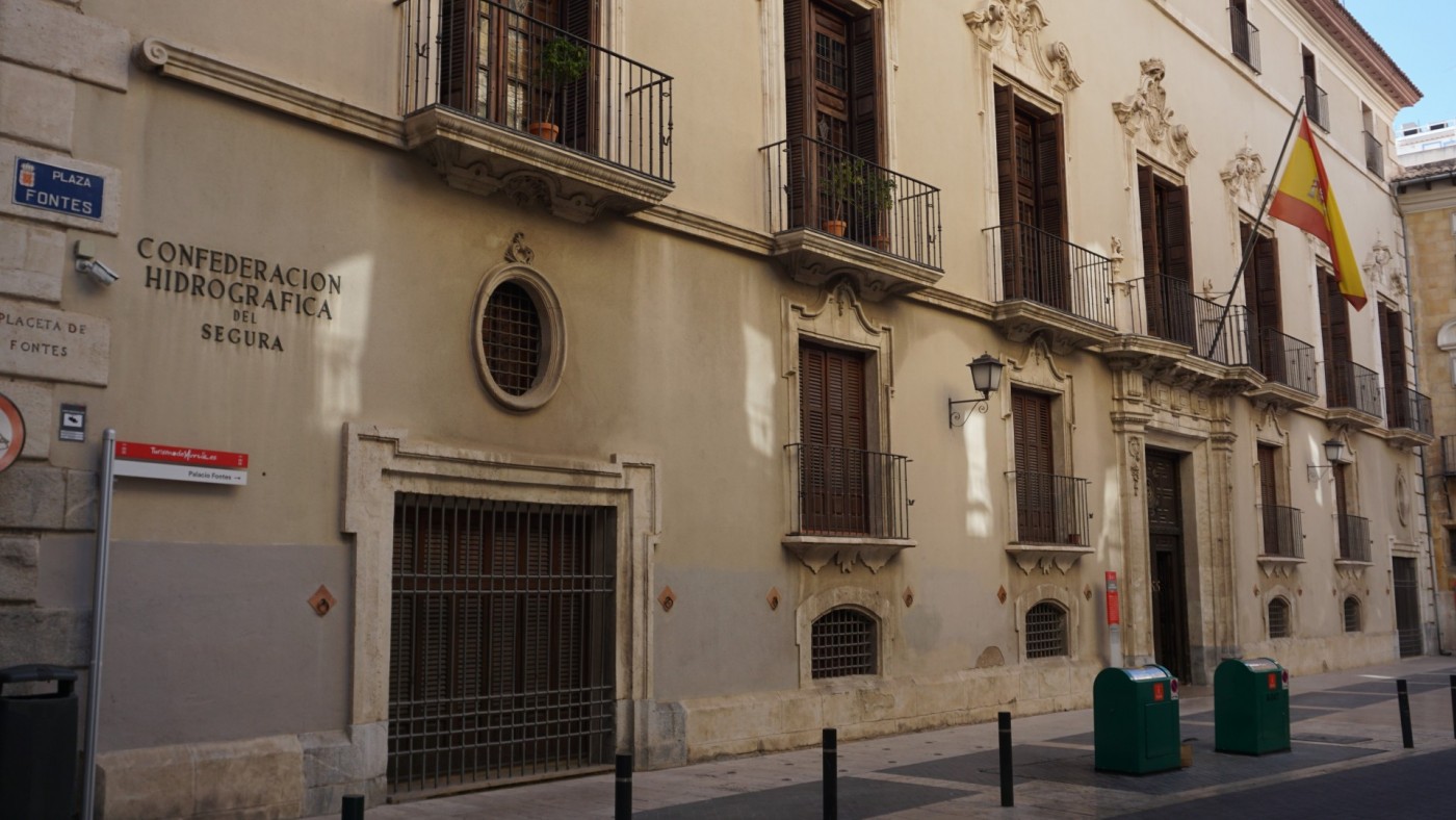 La CHS propone aumentar el uso de agua desalada ante la reducción de recursos naturales