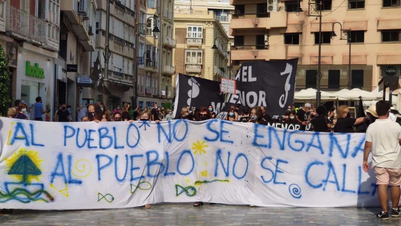 Medio Millar de personas se manifiesta en Cartagena por la regeneración del Mar Menor