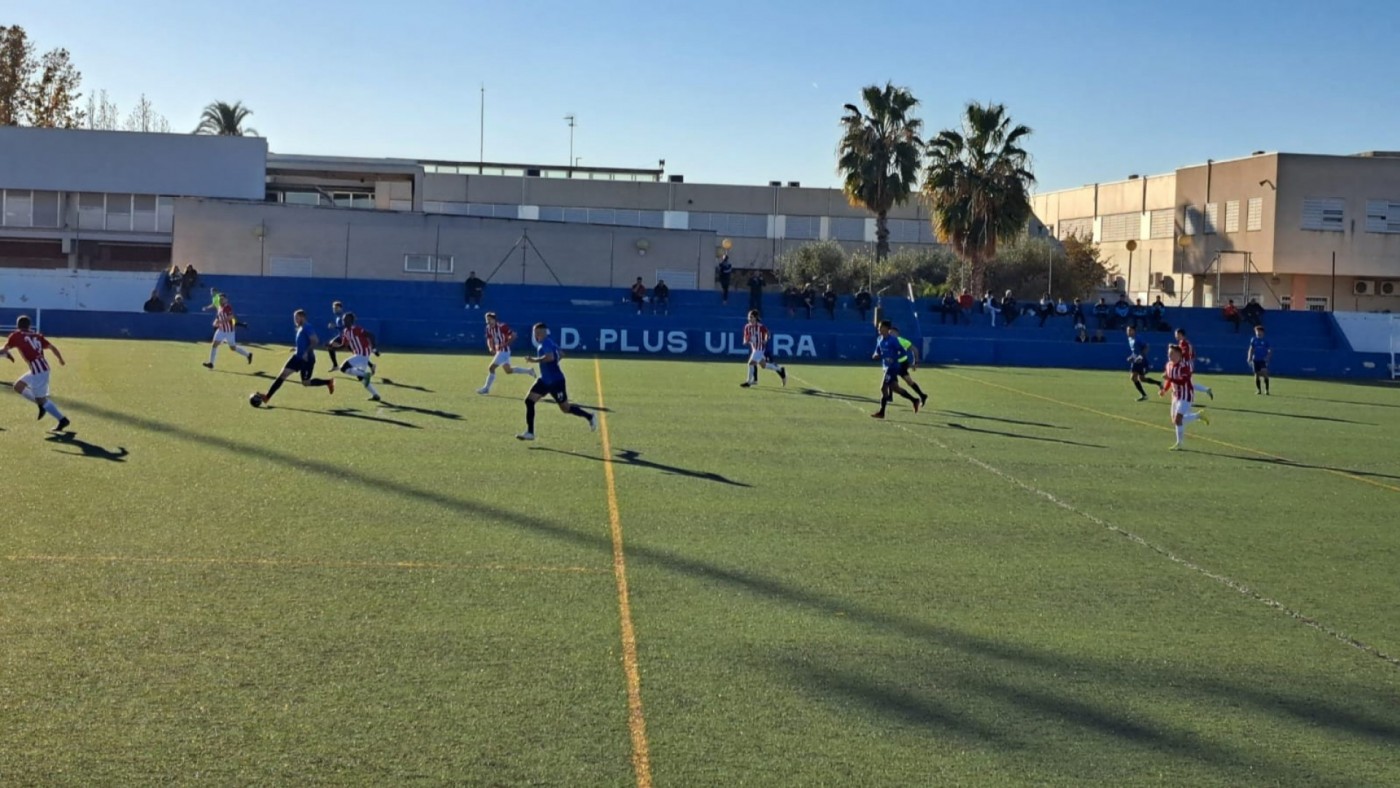 El Plus Ultra sonríe a costa de un Alcantarilla en crisis (2-1)