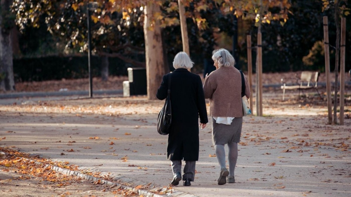 La Región de Murcia lanza una estrategia para combatir la soledad no deseada en mayores