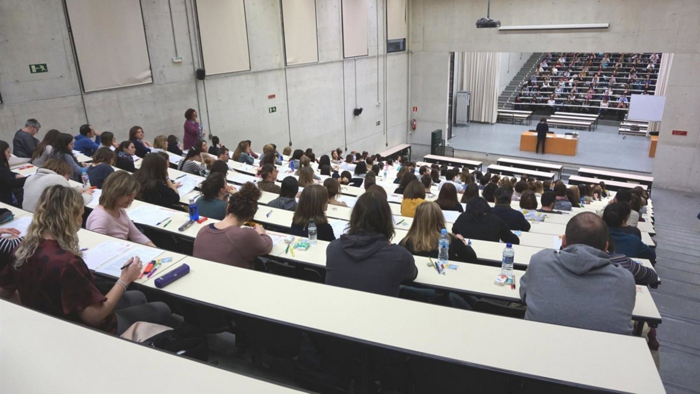 Más de 11.000 opositores se inscriben para el examen del cuerpo de Maestros