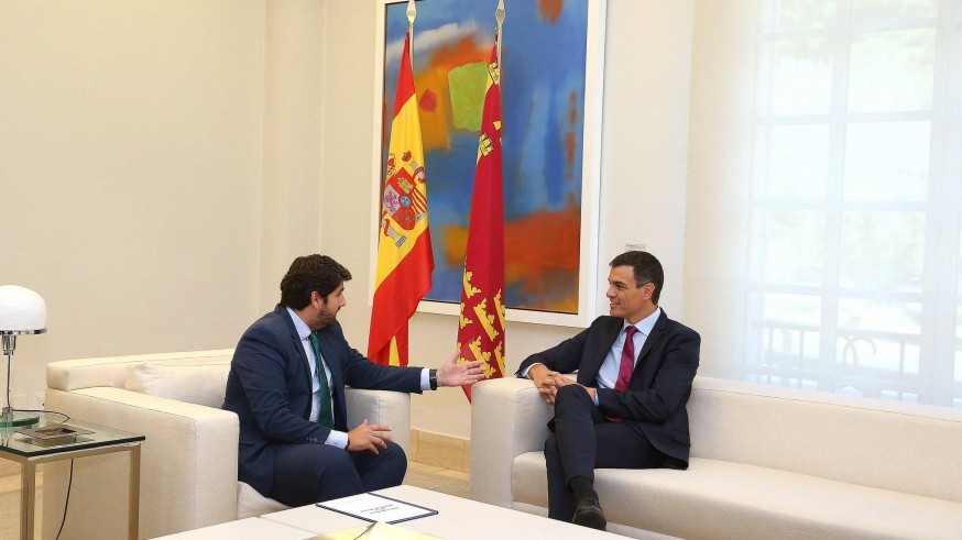 Reunión entre López Miras y Sánchez