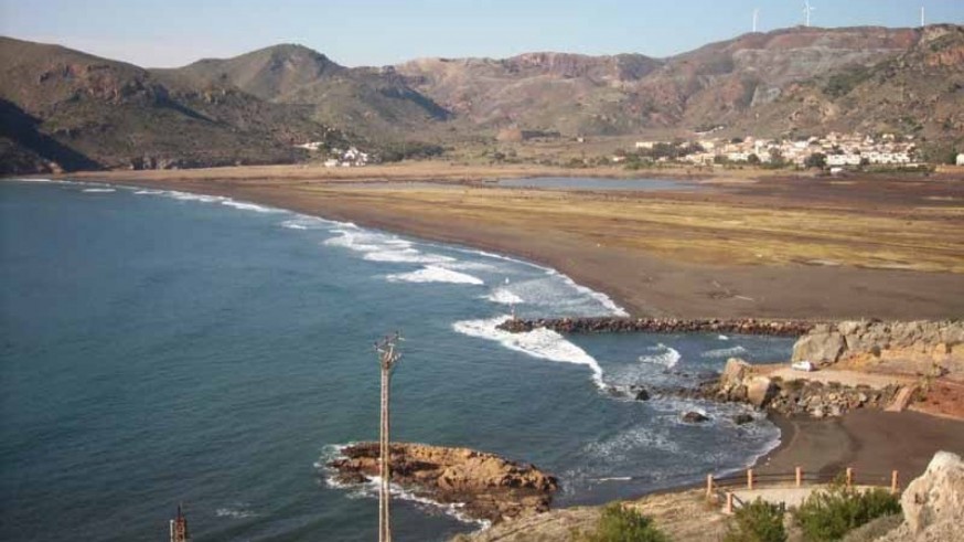 Los vecinos de Portmán consideran que sería una humillación que se produjera el sellado en la Bahía en lugar de su regeneración integral