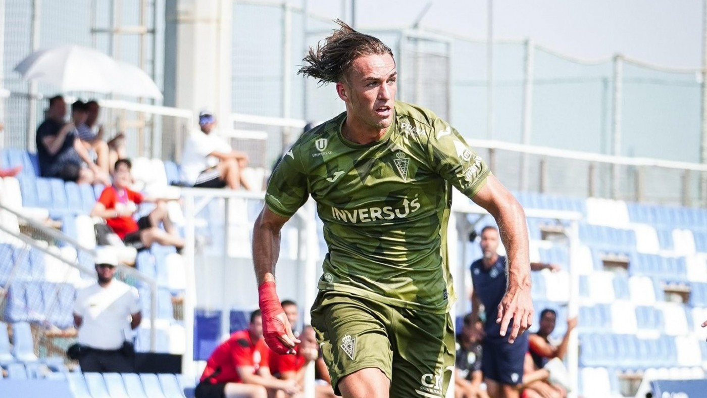 Pedro Benito lidera al Real Murcia en la victoria ante el Melilla (3-1)