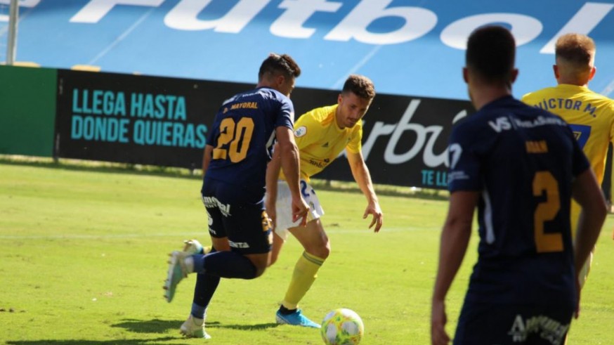El UCAM Murcia empata en el 91 frente al Cádiz B| 1-1