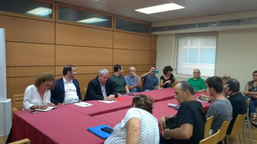 Reunión de la Plataforma contra la autovía del Bancal con los grupos políticos. ORM