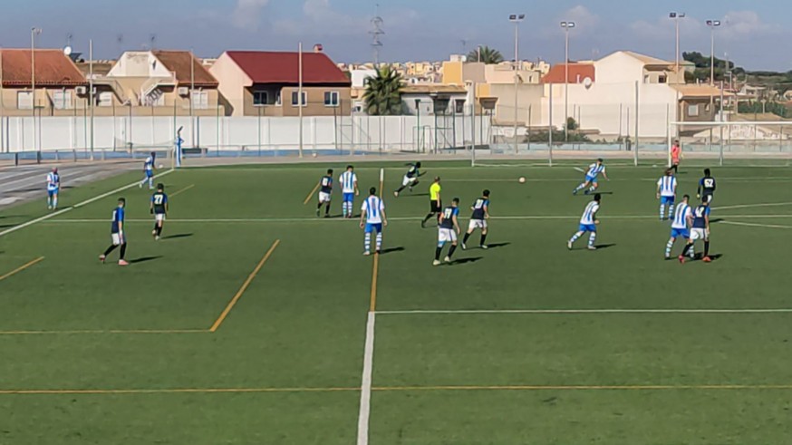 La Unión se lleva una sufrida victoria ante el Caravaca (3-2)