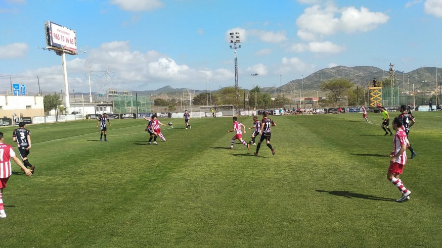 El Cartagena Efesé da un gran paso para disputar el playoffs al imponerse al Bullense (3-1)