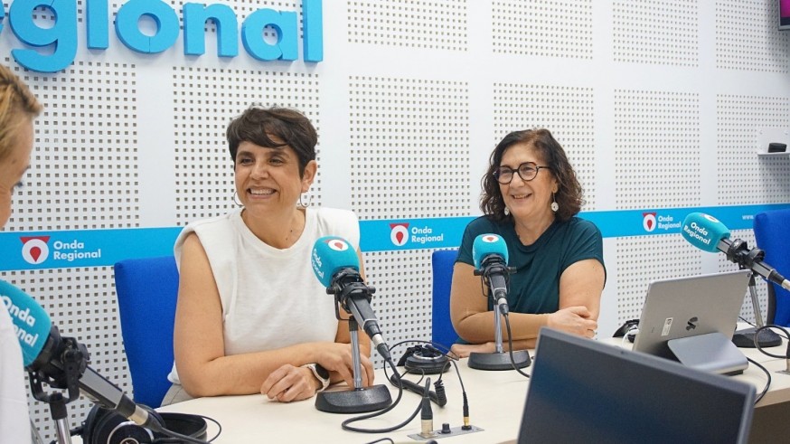 Con Catiana Martínez Cánovas y Encarna Cantos, de la Asociación Amiga Murcia, hablamos de la Fiesta Solidaria del Cáncer de Mama