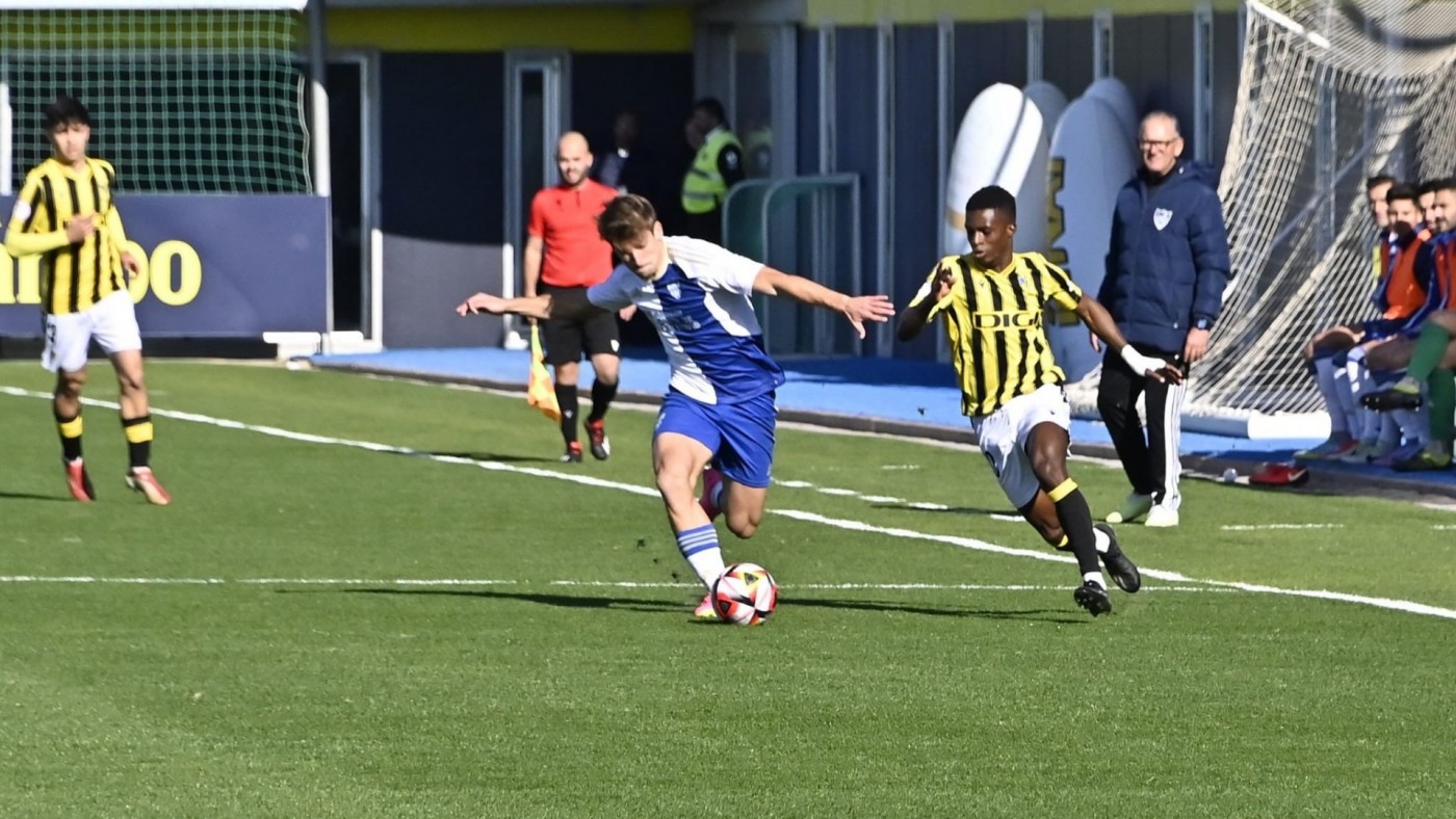 La Unión cae en Cádiz y sigue en zona de descenso (3-1)