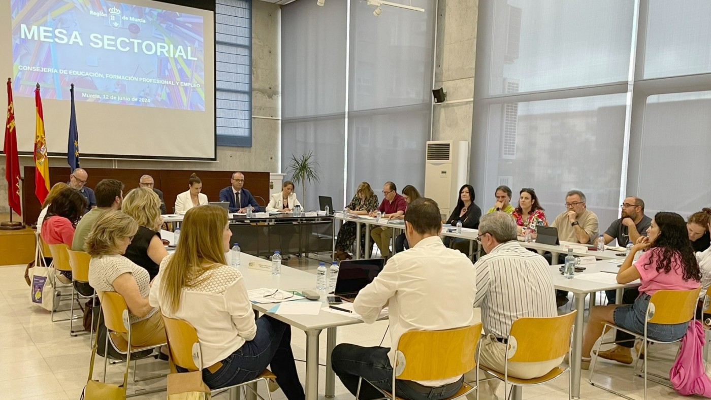 Educación contratará a más de 1.000 docentes para el curso 2024-2025