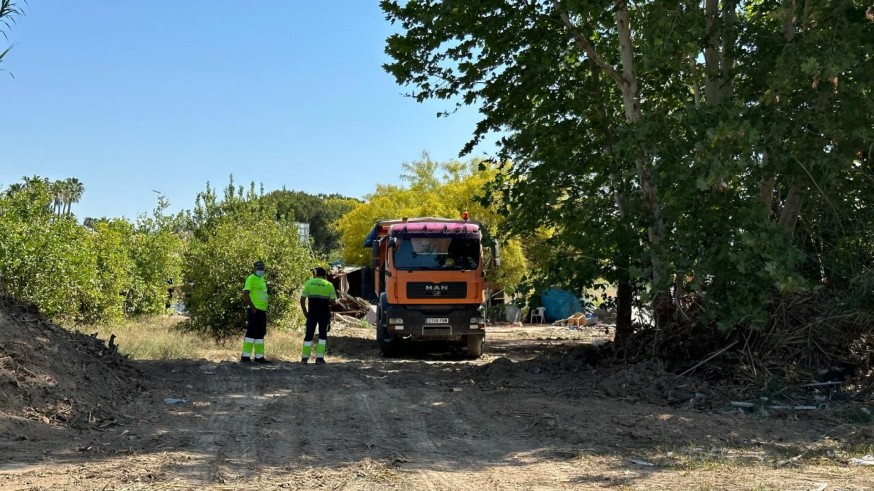 El ayuntamiento de Murcia completa el desalojo del asentamiento chabolista de La Fica 