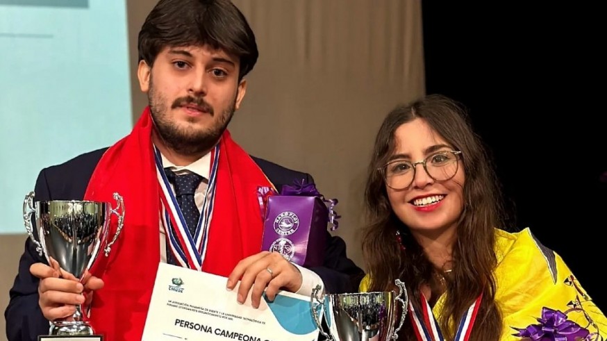 En Entrando en profundidades hablamos con Amadeo Gavilano, ganador del Campeonato Mundial Universitario de Debate en Español, celebrado en Panamá
