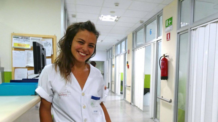 La enfermera Irina Rosa en el Hospital Reina Sofía de Murcia 