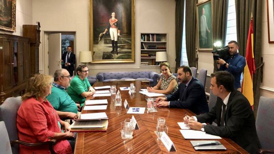 Reunión de José Luis Ábalos con los portavoces de la Plataforma de Afectados por la Hipoteca. JOSÉ LUIS ÁBALOS
