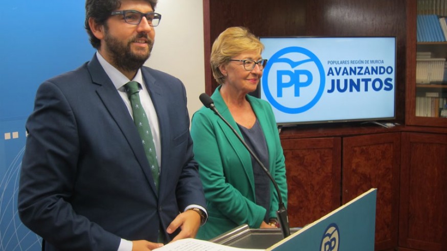 López Miras y Maruja Pelegrín en rueda de prensa