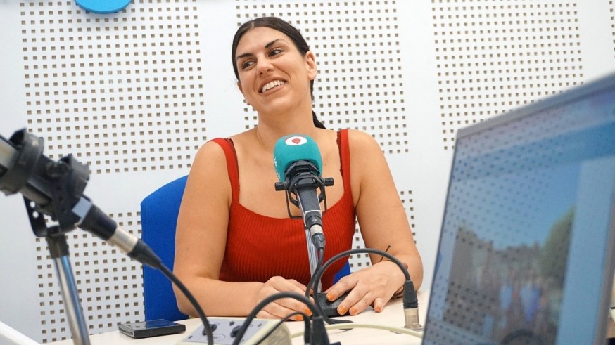 Con Loola Pérez, presidenta de MUJOMUR, hablamos de puntos violeta, Depardieu o formación afectivo sexual de los jóvenes