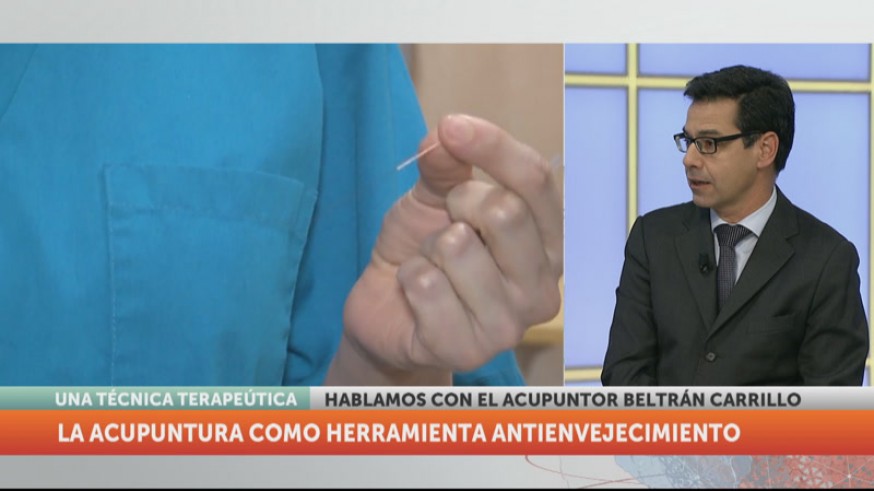El doctor Beltrán en una entrevista en la tele autonómica, 7 Tv