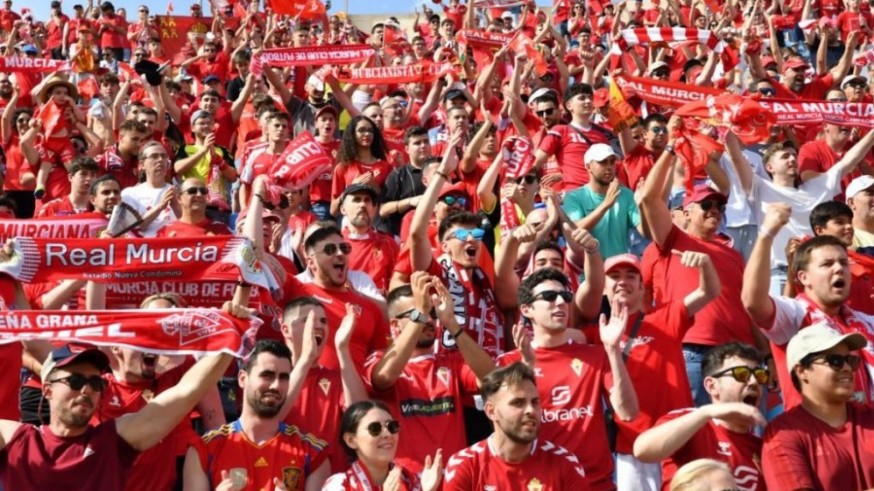 Salva Oliva: "Echamos en falta que el abono del Real Murcia incluya al Imperial"