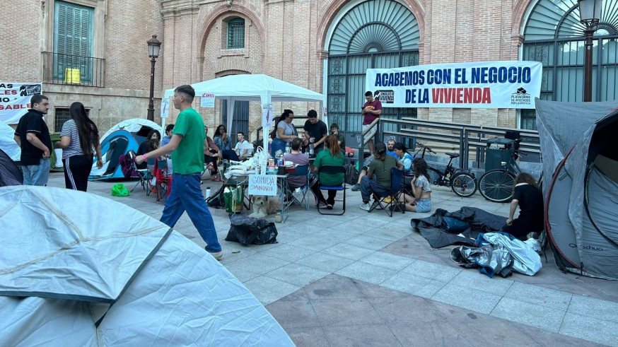 Finaliza la acampada por la vivienda en la Glorieta de Murcia