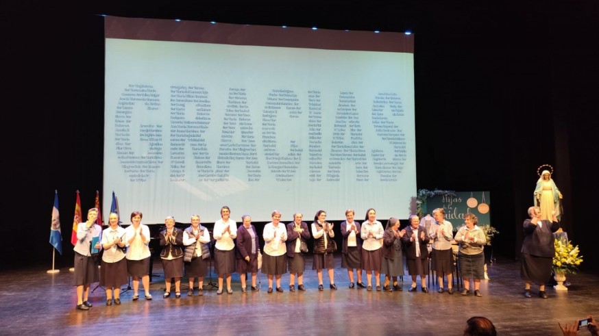 Águilas rinde un emotivo tributo a las Hijas de la Caridad en su despedida tras 85 años de servicio