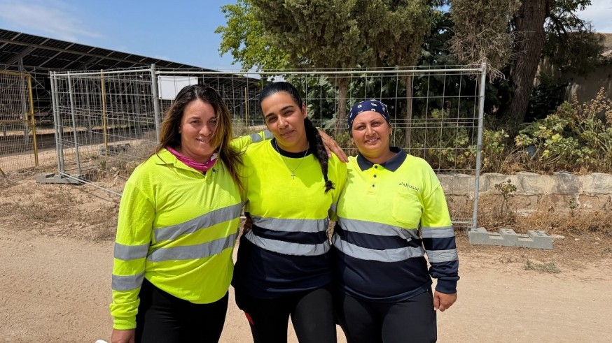 “Rompemos barreras”. Blanca, Nicolina y Snezhinka, instaladoras de placas solares. Personas que cuentan