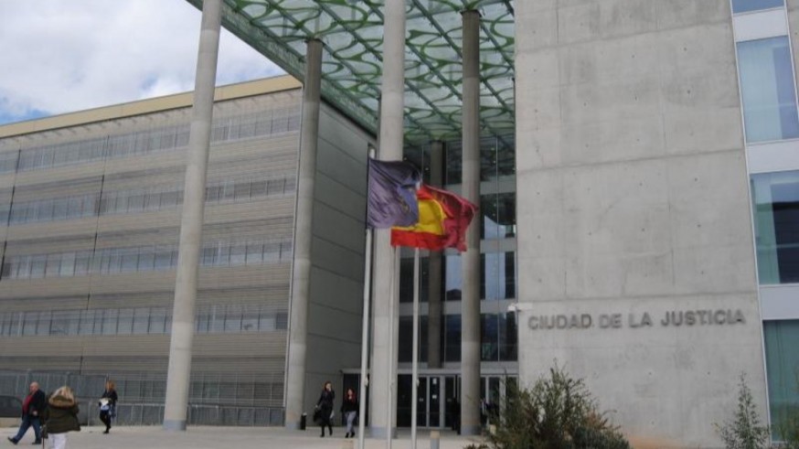El juez amplía la investigación del caso de las prótesis del SMS y analiza cerca de 500 operaciones quirúrgicas