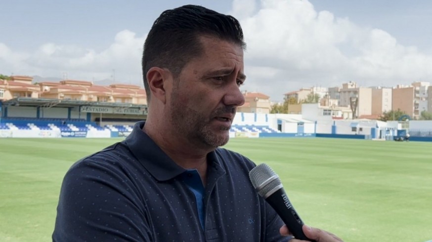 Pedro Reverte: "Es muy fácil construir el equipo de Adrián Hernández"