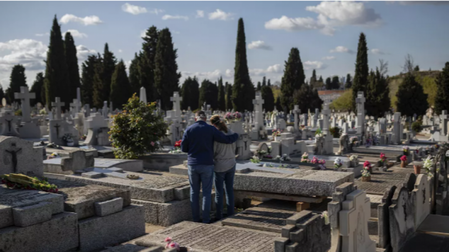 "Mi abuela nos cuidó a todos y murió sola, sin poder cuidarla nosotros"