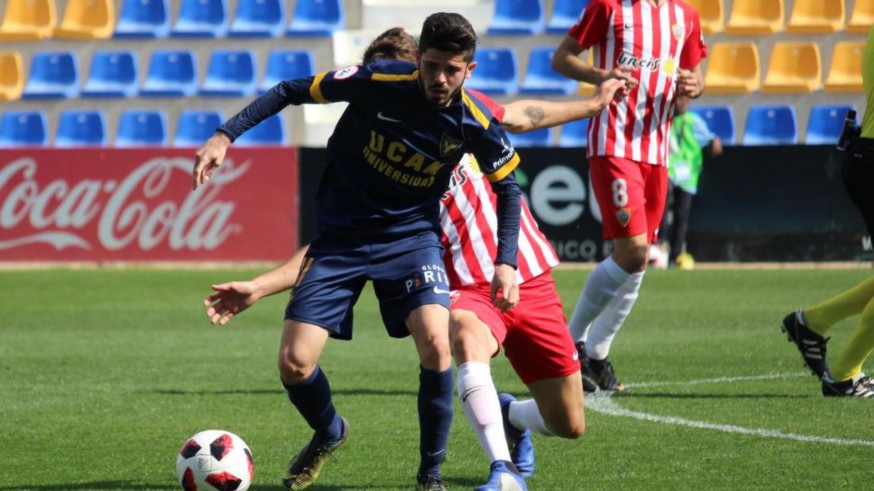El UCAM vence 2-0 al Almería B